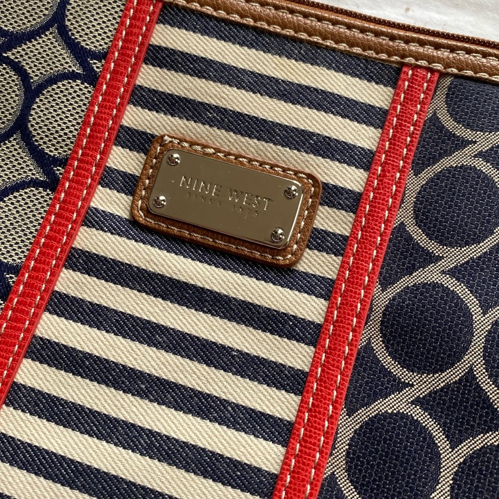 Nine West cosmetics bag, wet bag, Nine West Purse, Nine West Clutch, diaper bag